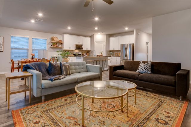 3012 Prairie Trail Avenue, Aubrey, TX 76227