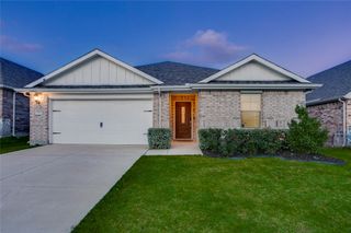 3012 Prairie Trail Avenue, Aubrey, TX 76227