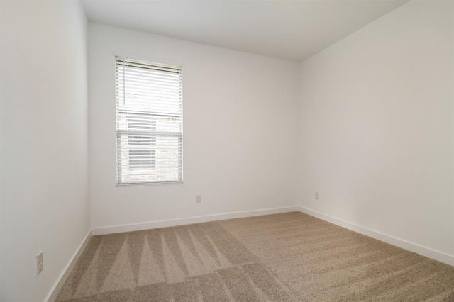 1912 Ponderosa Pine Lane, Mustang, OK 73128