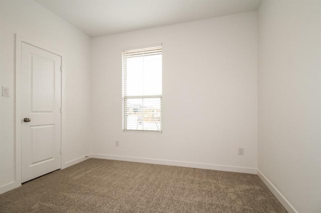 1912 Ponderosa Pine Lane, Mustang, OK 73128