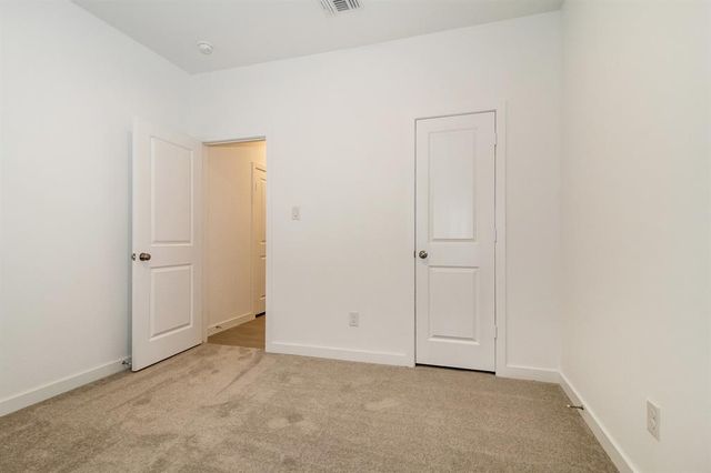 1912 Ponderosa Pine Lane, Mustang, OK 73128