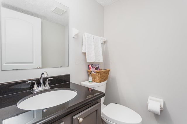 5655 Lotus Court, Grove City, OH 43123