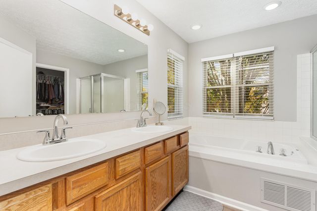 5655 Lotus Court, Grove City, OH 43123