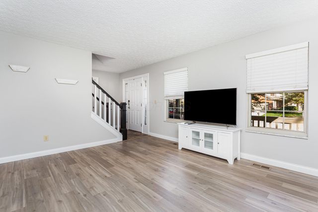 5655 Lotus Court, Grove City, OH 43123