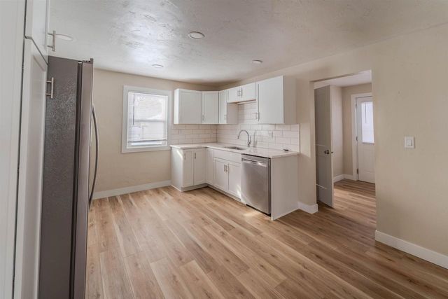 1327 MONROE STREET, Oshkosh, WI 54901