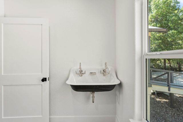 1830 & 1834 Flite Acres RD, Wimberley, TX 78676