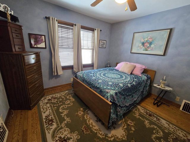 1421 S 21ST STREET, Manitowoc, WI 54220