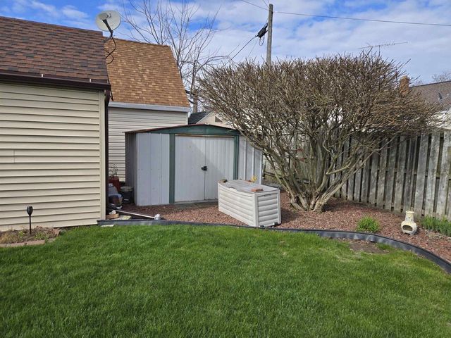 1421 S 21ST STREET, Manitowoc, WI 54220