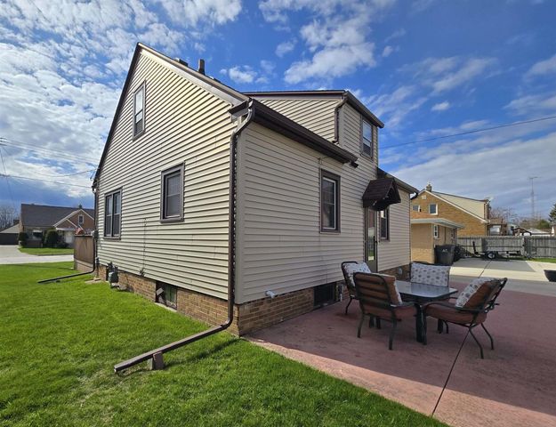 1421 S 21ST STREET, Manitowoc, WI 54220