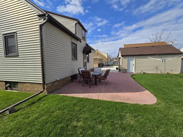 1421 S 21ST STREET, Manitowoc, WI 54220