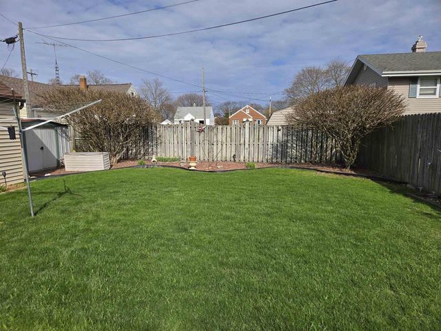 1421 S 21ST STREET, Manitowoc, WI 54220