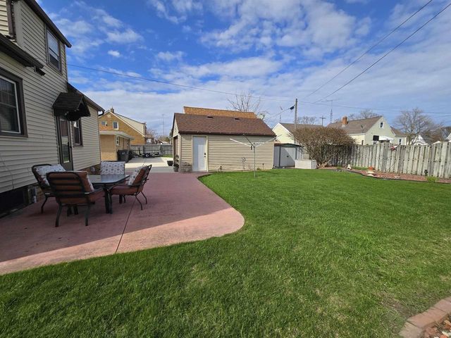 1421 S 21ST STREET, Manitowoc, WI 54220
