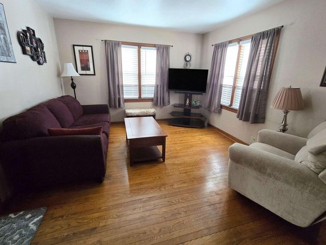 1421 S 21ST STREET, Manitowoc, WI 54220