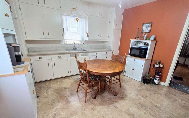 1421 S 21ST STREET, Manitowoc, WI 54220