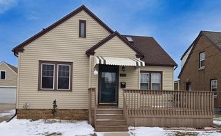 1421 S 21ST STREET, Manitowoc, WI 54220