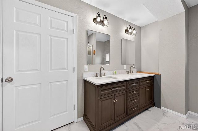 1219 Godt Road, Wright City, MO 63390