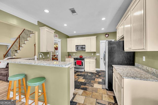 82 S Salem Drive, Mcdonough, GA 30253