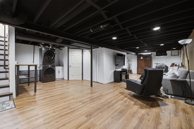 4931 W Norwich COURT, Milwaukee, WI 53220