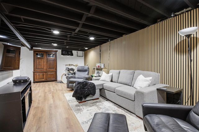 4931 W Norwich COURT, Milwaukee, WI 53220