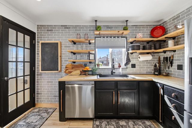 4931 W Norwich COURT, Milwaukee, WI 53220