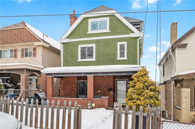 221 E Agnew Ave, Carrick, PA 15210