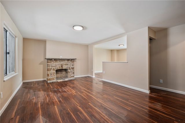 221 E Agnew Ave, Carrick, PA 15210