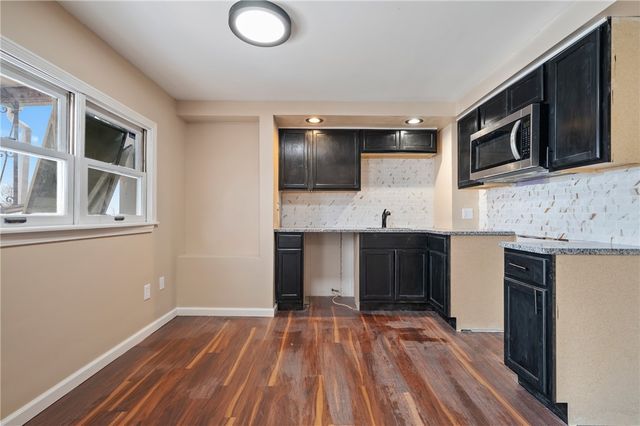 221 E Agnew Ave, Carrick, PA 15210