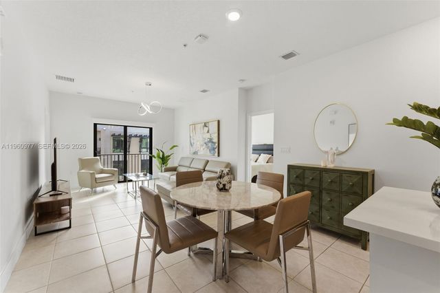 8301 NW 41st St B-407, Doral, FL 33166