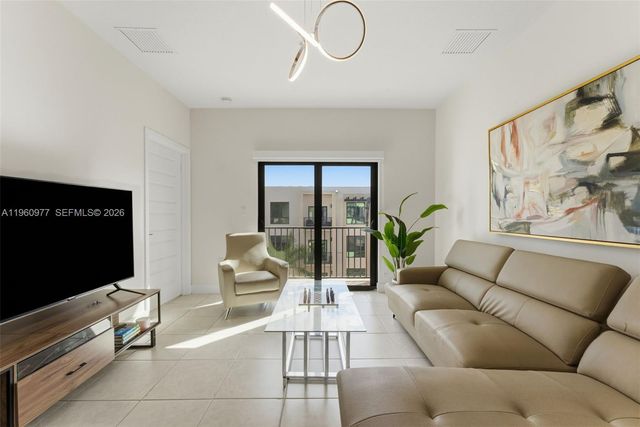 8301 NW 41st St B-407, Doral, FL 33166