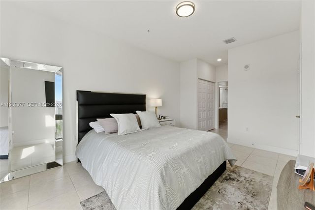 8301 NW 41st St B-407, Doral, FL 33166