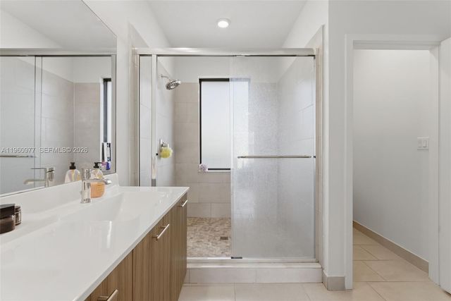 8301 NW 41st St B-407, Doral, FL 33166