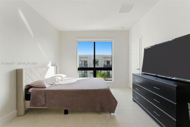 8301 NW 41st St B-407, Doral, FL 33166