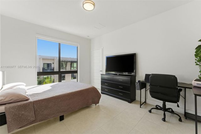 8301 NW 41st St B-407, Doral, FL 33166