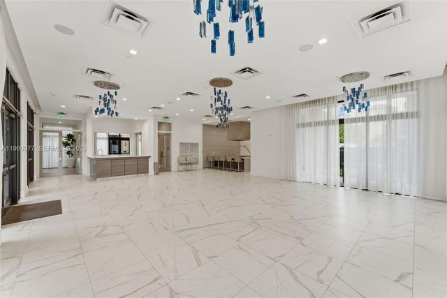 8301 NW 41st St B-407, Doral, FL 33166