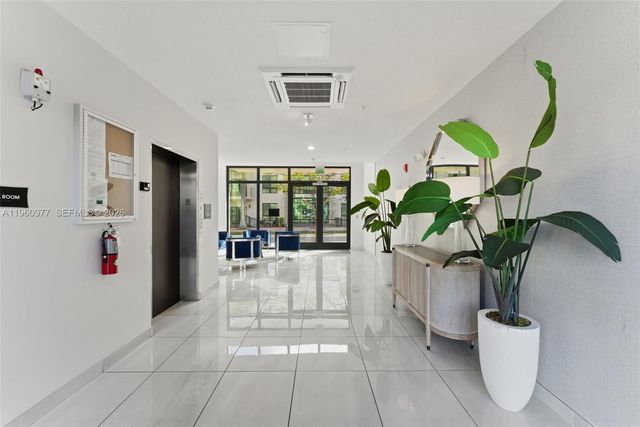 8301 NW 41st St B-407, Doral, FL 33166