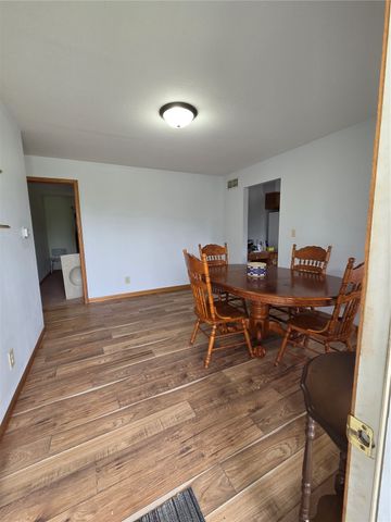 2040 Riverview Street SE, Cedar Rapids, IA 52403