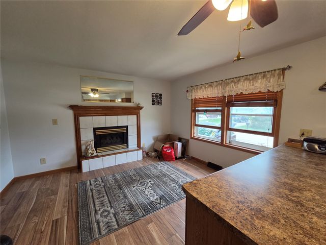 2040 Riverview Street SE, Cedar Rapids, IA 52403
