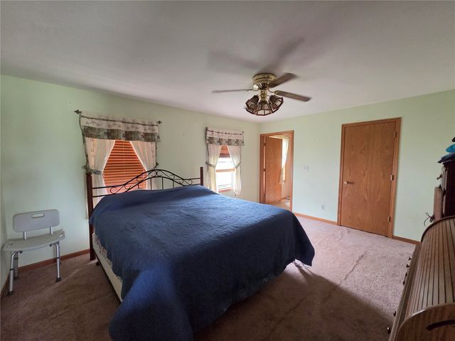 2040 Riverview Street SE, Cedar Rapids, IA 52403