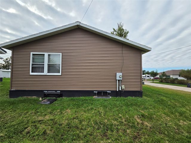 2040 Riverview Street SE, Cedar Rapids, IA 52403