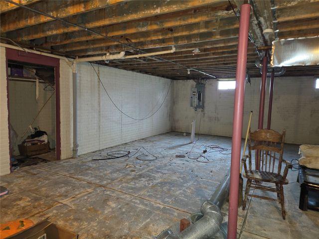 2040 Riverview Street SE, Cedar Rapids, IA 52403