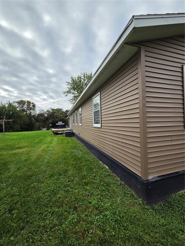 2040 Riverview Street SE, Cedar Rapids, IA 52403