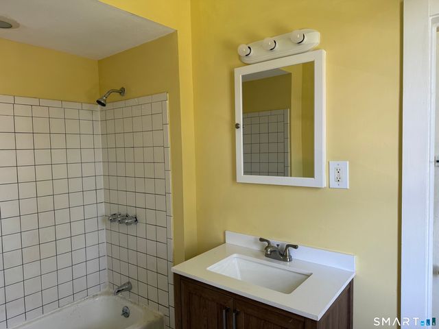 64 Kensington Heights, Meriden, CT 06451