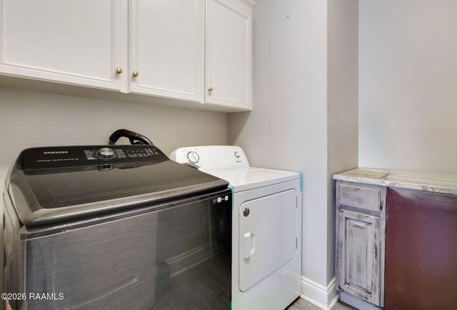 111 Windrush Lane, Lafayette, LA 70506