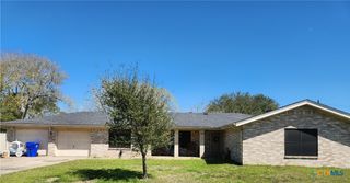 513 Kent Street, Yoakum, TX 77995