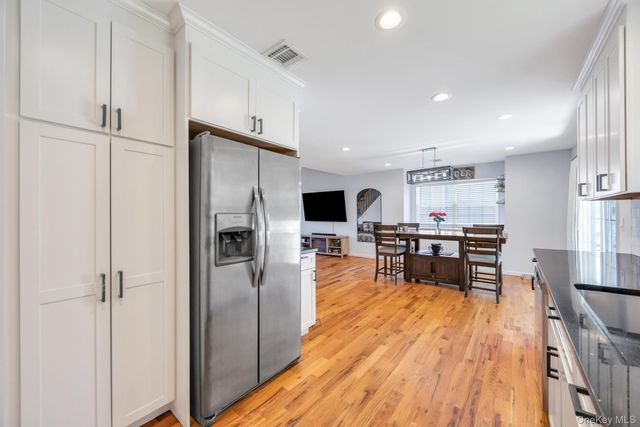 5 The Green B, Shirley, NY 11967