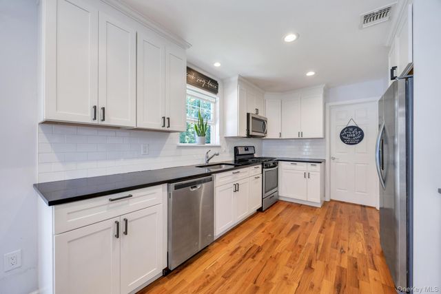 5 The Green B, Shirley, NY 11967