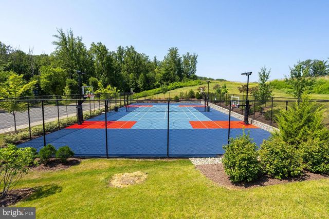 2425 MORGANS POINT DR, Dumfries, VA 22026