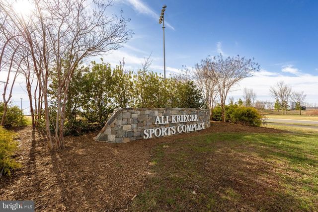 2425 MORGANS POINT DR, Dumfries, VA 22026