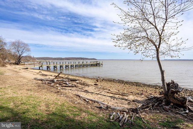 2425 MORGANS POINT DR, Dumfries, VA 22026