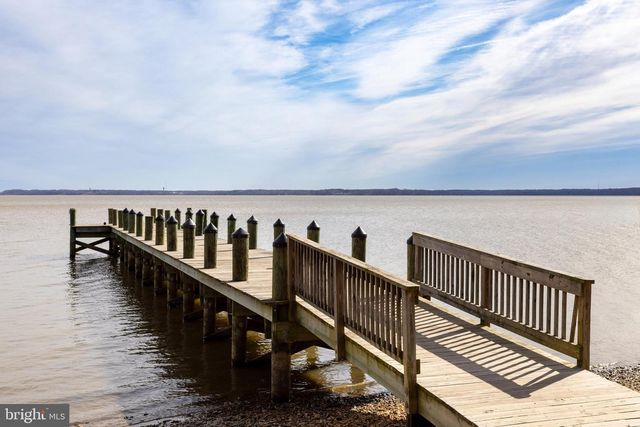 2425 MORGANS POINT DR, Dumfries, VA 22026